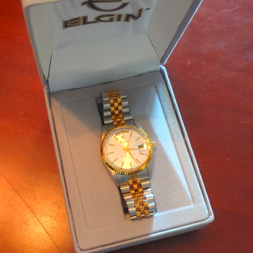 Vintage Elgin Presidential quartz watch